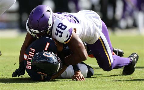 Chicago Bears and quarterback Justin Fields look to better handle Minnesota Vikings pressure in rematch